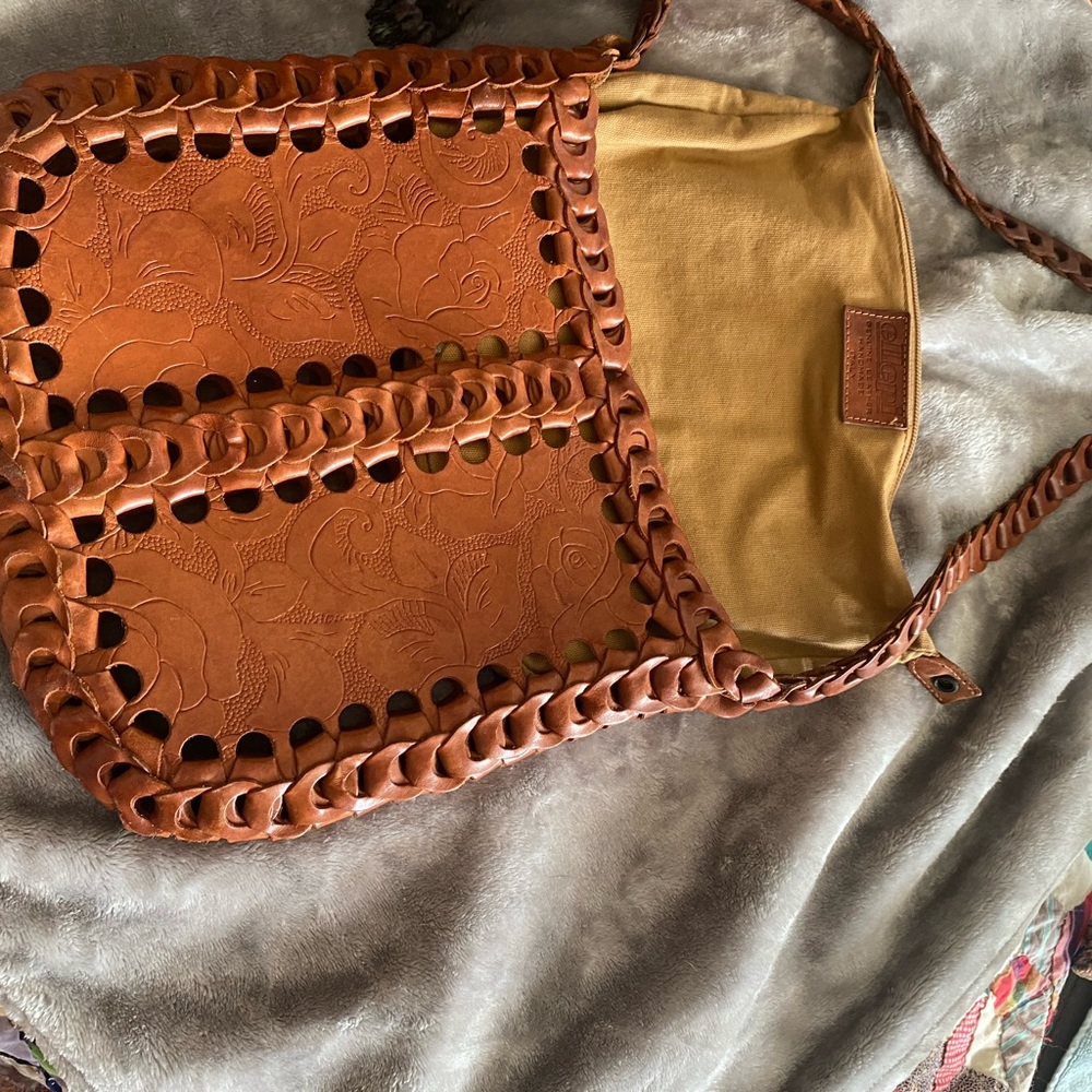 Handbag - Picture 2 of 7